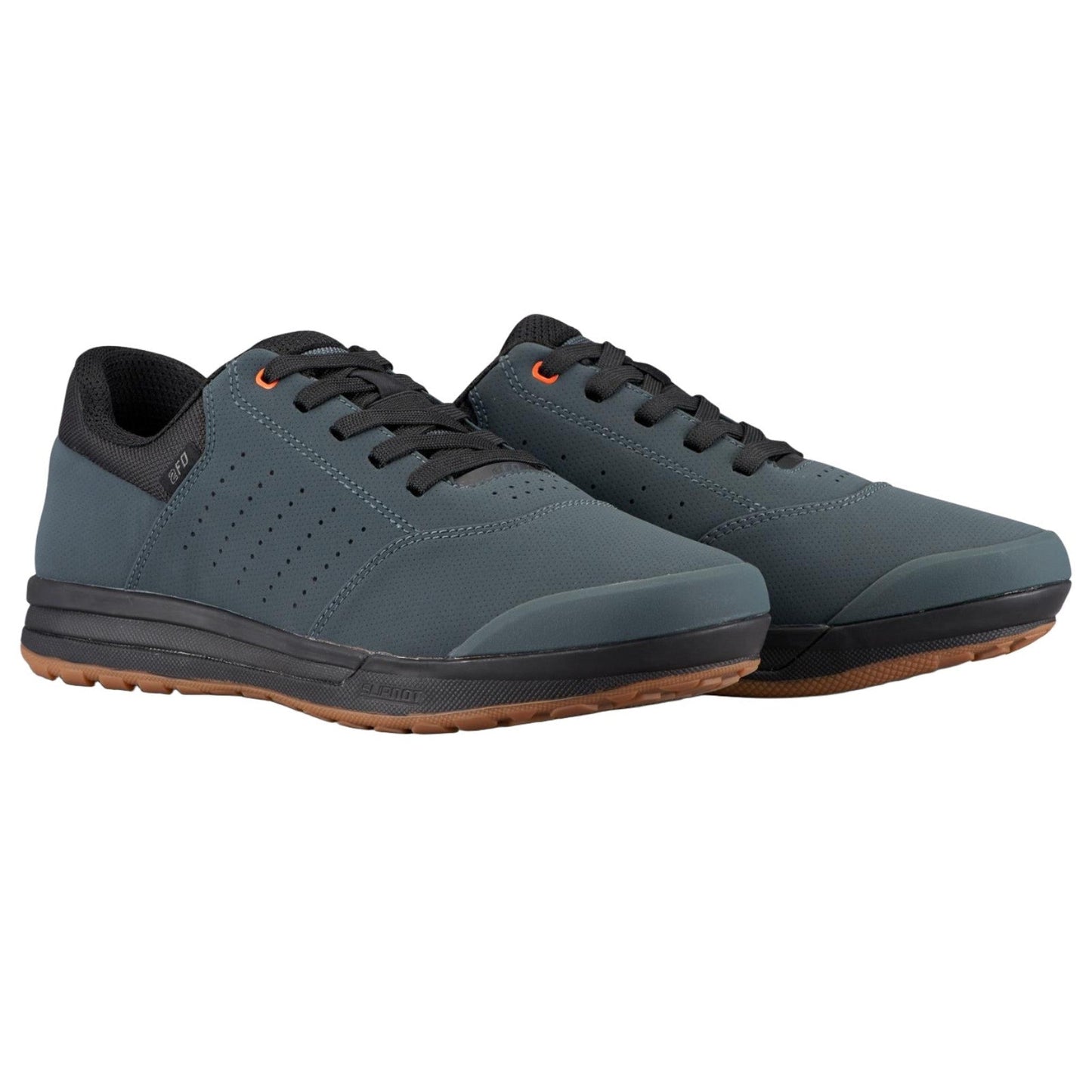 2FO Roost Clip Mountain Bike Shoes | Complete Cyclist - If youÕre looking for a versatile MTB shoe that can transition from hot laps in the park to cold beers at the base without missing a step, then look no further.