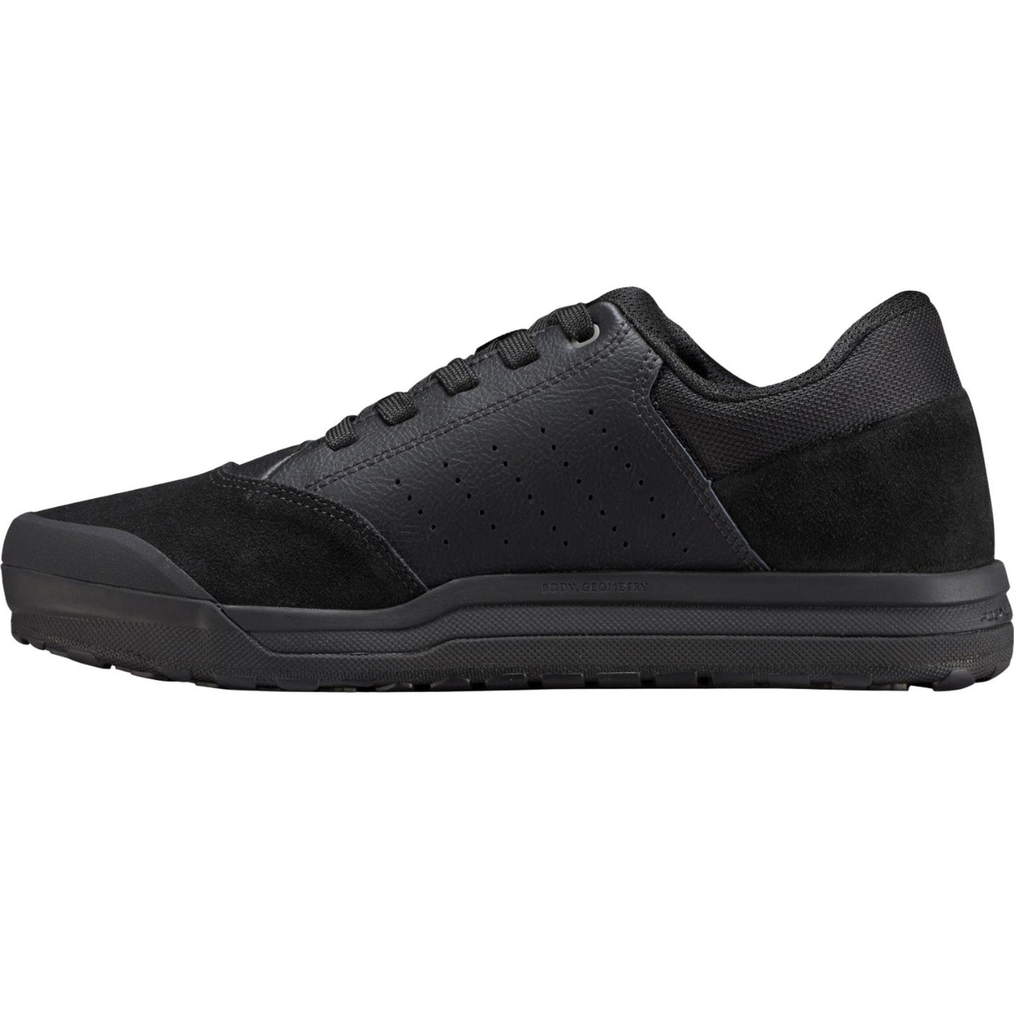 2FO Roost Flat Mountain Bike Shoes | Complete Cyclist - If you’re looking for a versatile MTB shoe that can transition from hot laps in the park to cold beers at the base without missing a step, then look no further. The 2FO Roost Flat brings a casual, relaxed vibe with all the right DNA to get sendy on the bike.